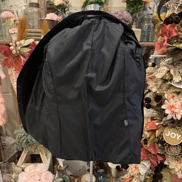 VINTAGE BRECKENRIDGE BLACK VELVET BLAZER | TAILORED CREW | HOLIDAY PARTY JACKET - Picture 12 of 14